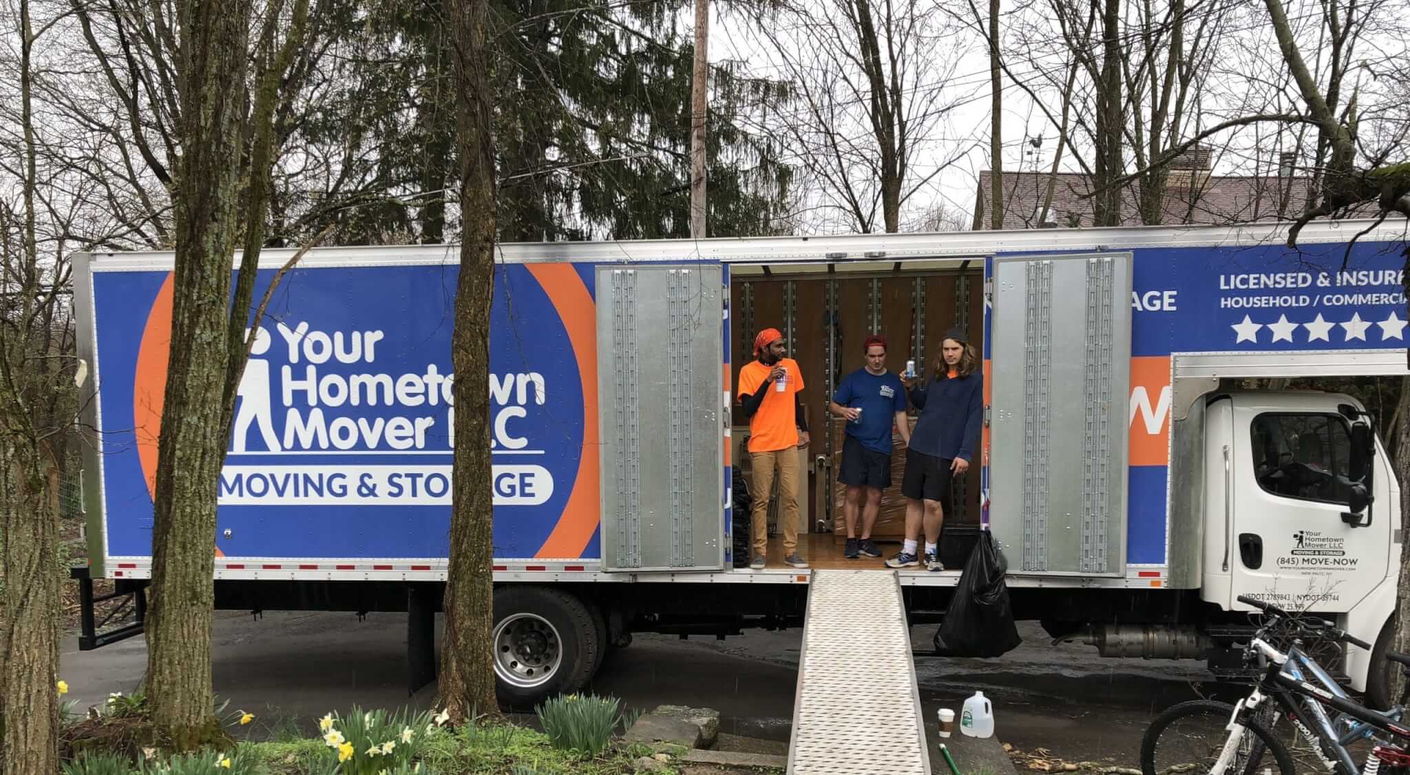 Why you should book movers in advance